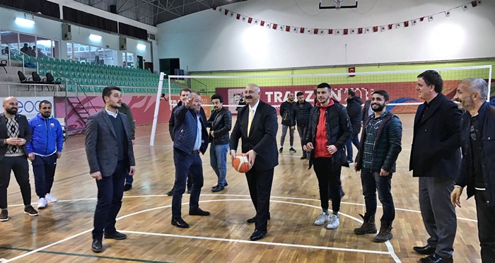 Başkandan Gençlere Basketbol Dersi!