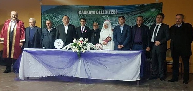 Burhan Başkan Kızını Nişanladı